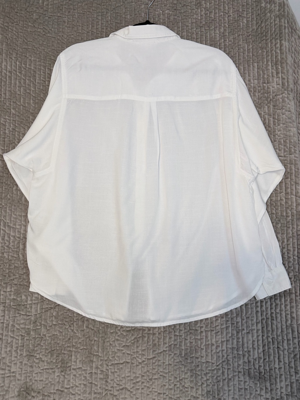 BEACHLUNCHLOUNGE Women’s White Button Down Shirt - Size Large - Picture 2 of 5